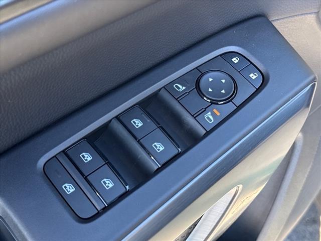 new 2025 Nissan Pathfinder car, priced at $37,987