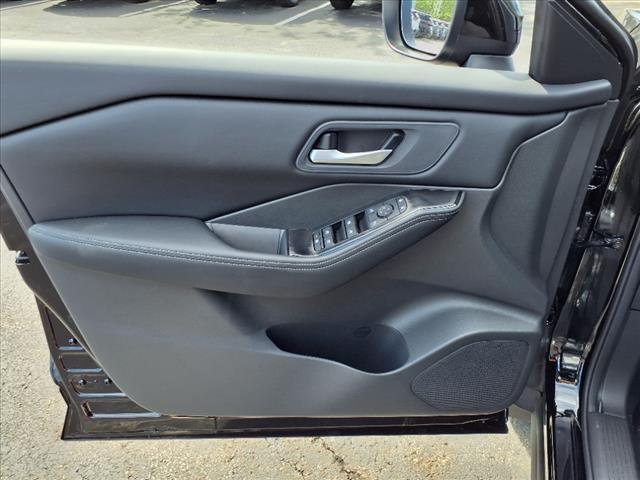 new 2025 Nissan Rogue car, priced at $32,028