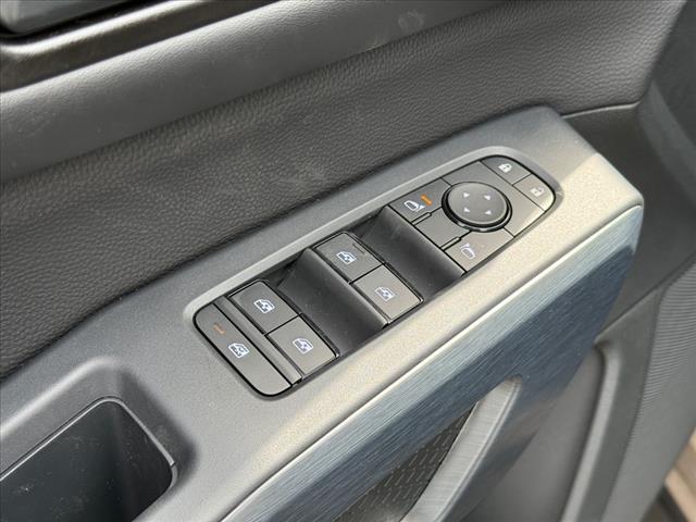 new 2025 Nissan Pathfinder car, priced at $44,401