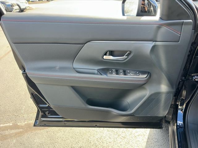 new 2025 Nissan Kicks car, priced at $30,124