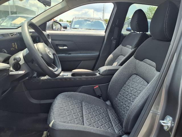 new 2025 Nissan Kicks car, priced at $25,517