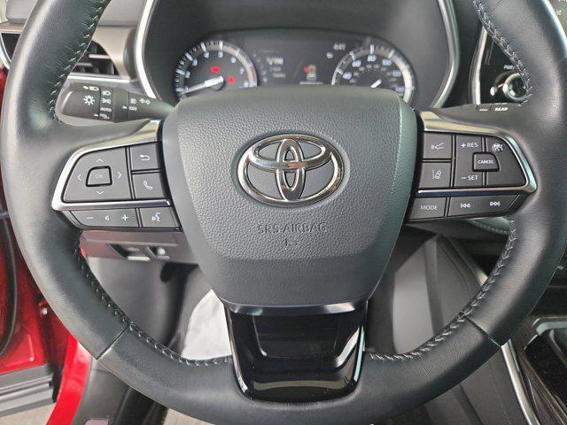 used 2020 Toyota Highlander car, priced at $33,900