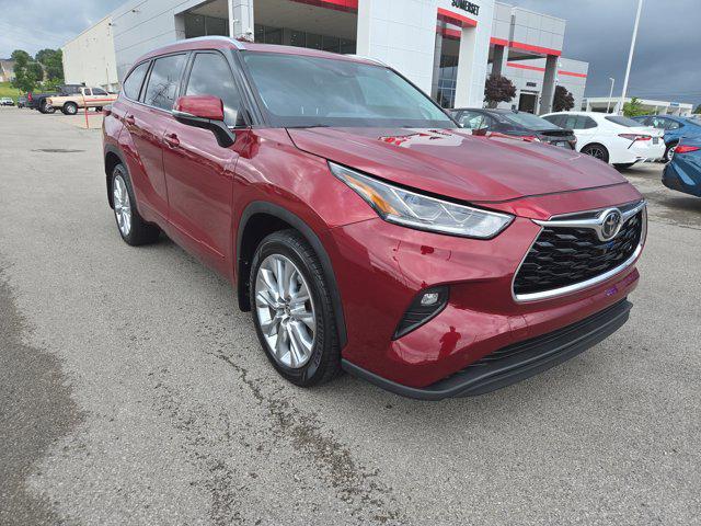 used 2020 Toyota Highlander car, priced at $33,900