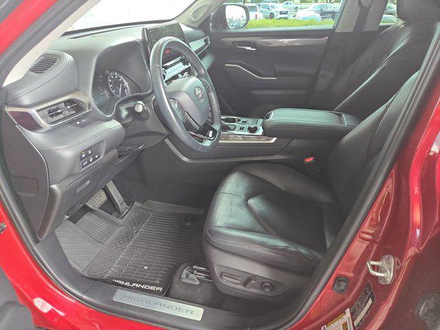 used 2020 Toyota Highlander car, priced at $33,900