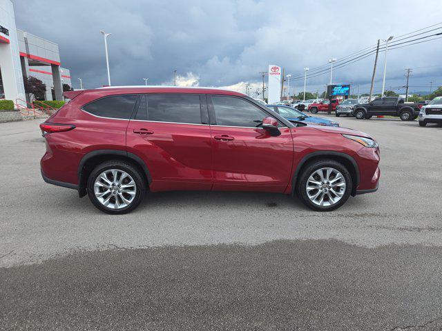 used 2020 Toyota Highlander car, priced at $33,900