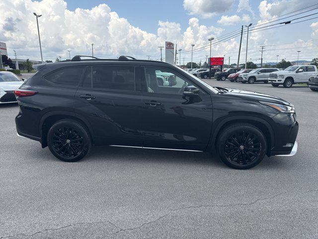 used 2023 Toyota Highlander car, priced at $44,500