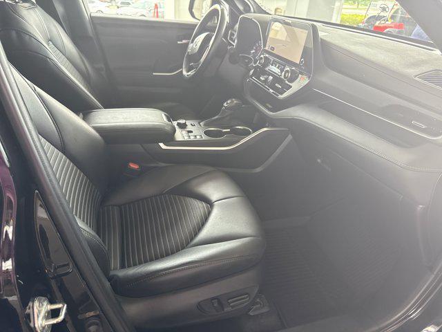 used 2023 Toyota Highlander car, priced at $44,500