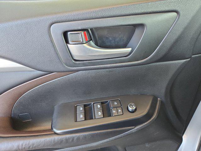 used 2016 Toyota Highlander car, priced at $23,900