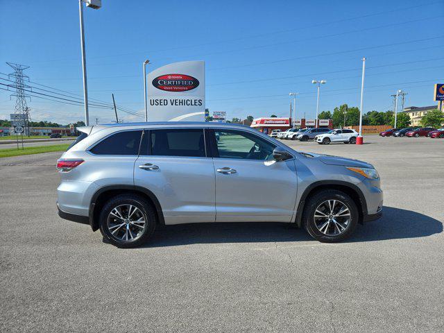 used 2016 Toyota Highlander car, priced at $23,900