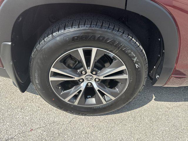 used 2016 Toyota Highlander car, priced at $25,900