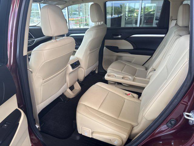 used 2016 Toyota Highlander car, priced at $25,900