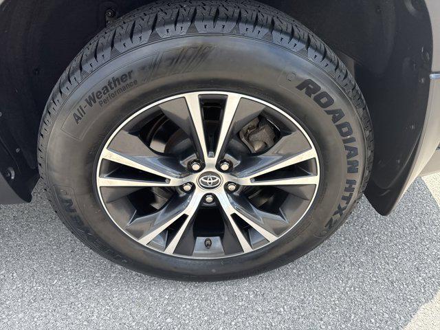 used 2016 Toyota Highlander car, priced at $25,900