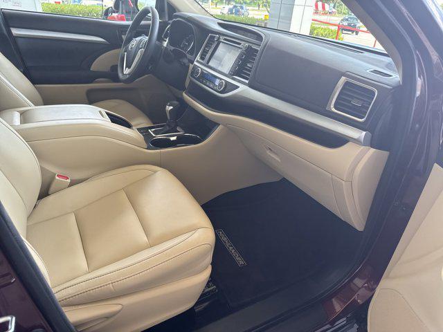 used 2016 Toyota Highlander car, priced at $25,900