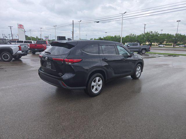 used 2023 Toyota Highlander car, priced at $33,800