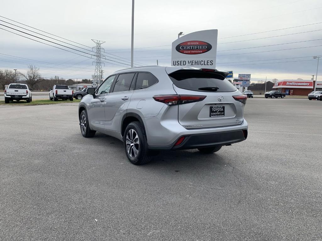 used 2024 Toyota Highlander car, priced at $45,900