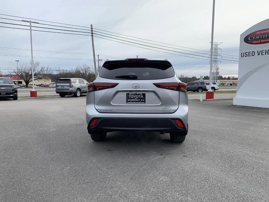 used 2024 Toyota Highlander car, priced at $45,900