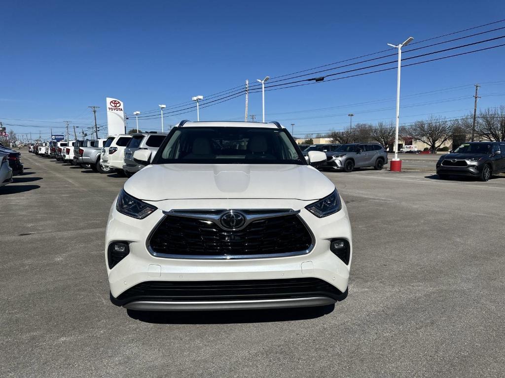 used 2020 Toyota Highlander car, priced at $37,900