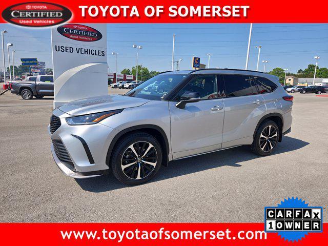 used 2022 Toyota Highlander car, priced at $43,900