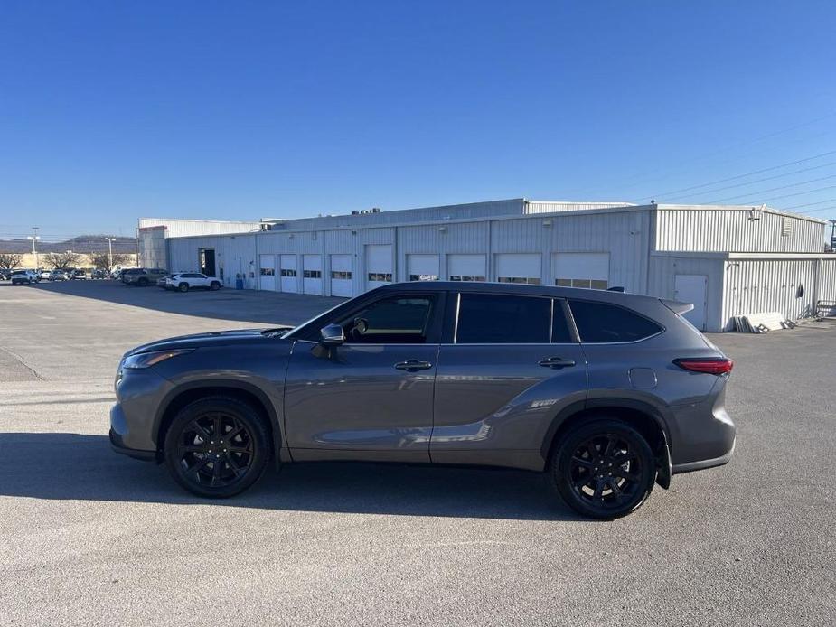 used 2023 Toyota Highlander car, priced at $35,900