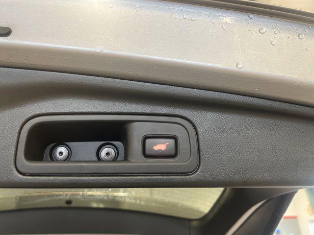 used 2022 Honda Pilot car, priced at $34,900