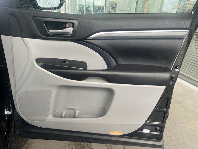 used 2018 Toyota Highlander car, priced at $29,900