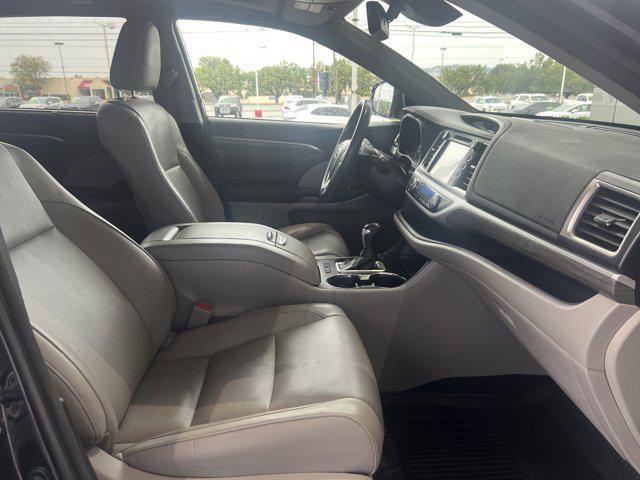 used 2018 Toyota Highlander car, priced at $29,900
