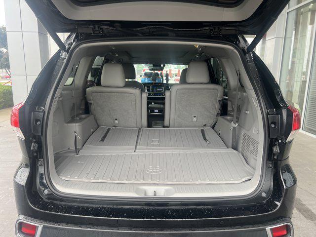 used 2018 Toyota Highlander car, priced at $29,900
