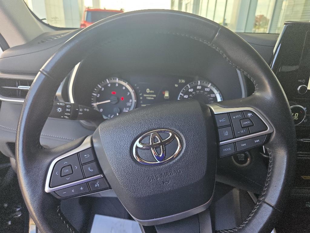 used 2024 Toyota Highlander car, priced at $46,900