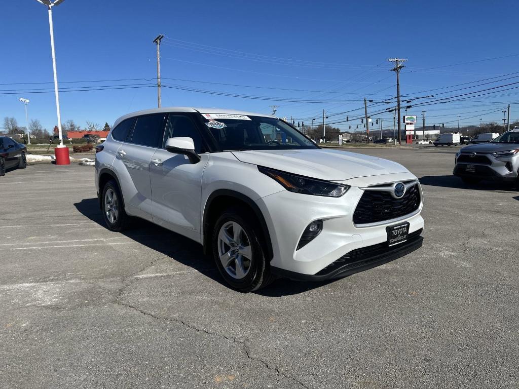 used 2022 Toyota Highlander Hybrid car, priced at $35,900