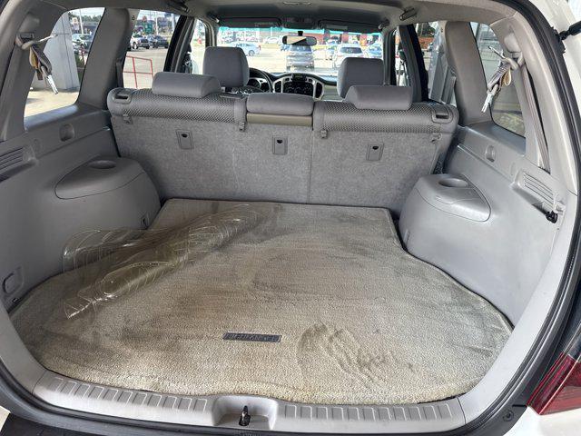 used 2007 Toyota Highlander car, priced at $10,900