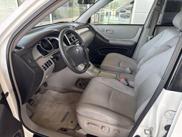 used 2007 Toyota Highlander car, priced at $10,900