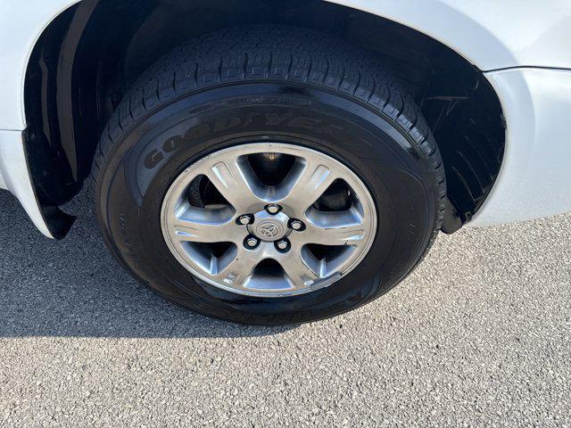 used 2007 Toyota Highlander car, priced at $10,900