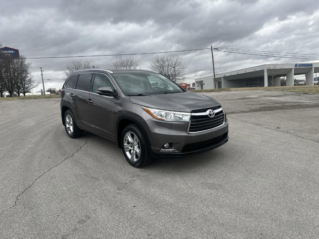 used 2016 Toyota Highlander car, priced at $19,900