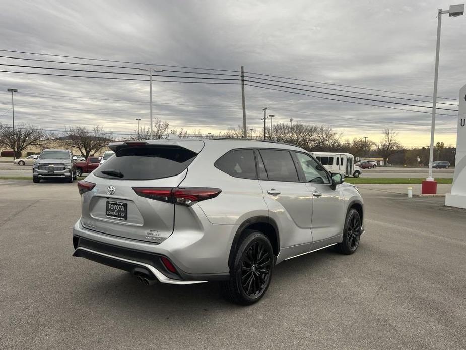 used 2024 Toyota Highlander car, priced at $46,900