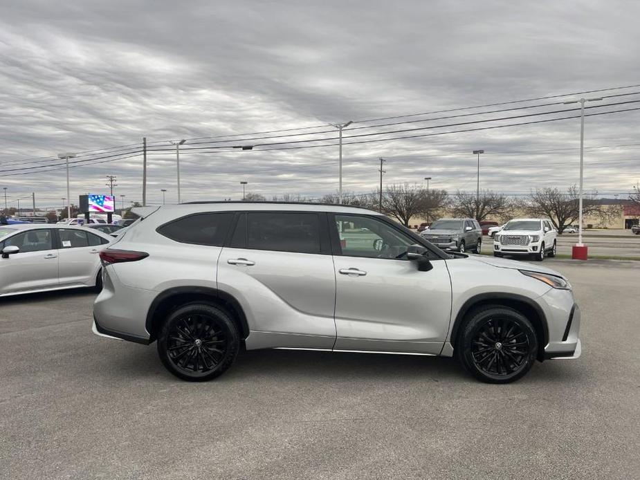 used 2024 Toyota Highlander car, priced at $46,900