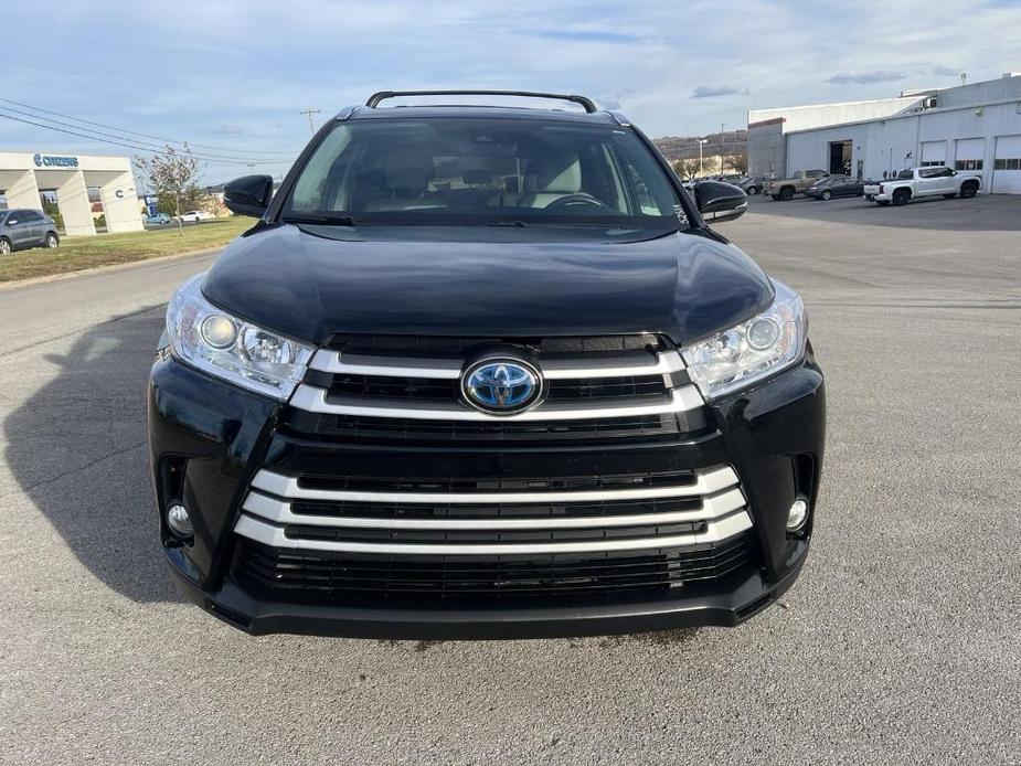 used 2019 Toyota Highlander Hybrid car, priced at $35,900