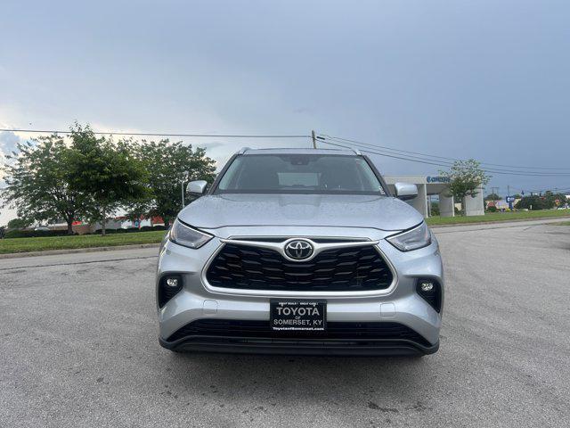 used 2023 Toyota Highlander car, priced at $42,900