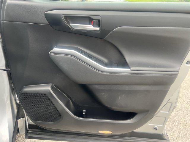 used 2023 Toyota Highlander car, priced at $42,900