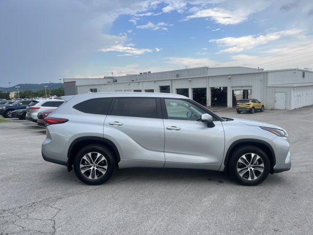 used 2023 Toyota Highlander car, priced at $42,900