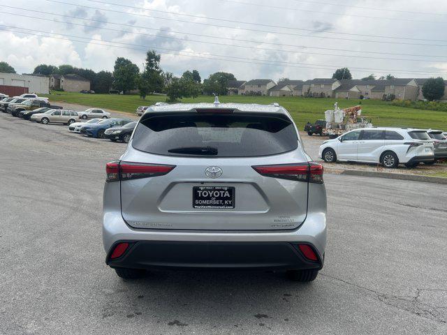 used 2023 Toyota Highlander car, priced at $42,900
