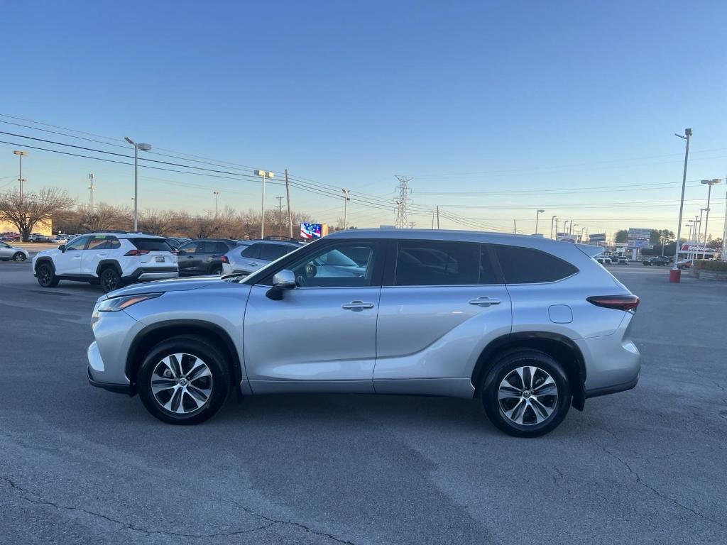 used 2024 Toyota Highlander car, priced at $45,900