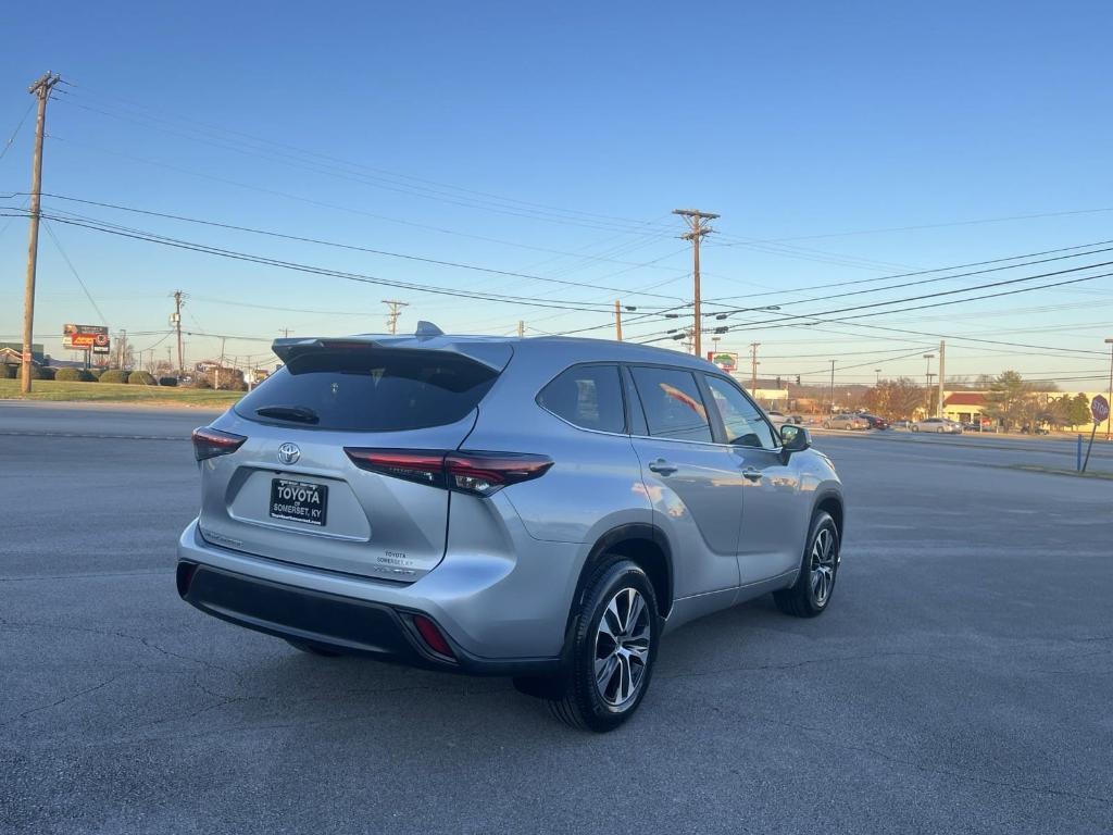 used 2024 Toyota Highlander car, priced at $45,900