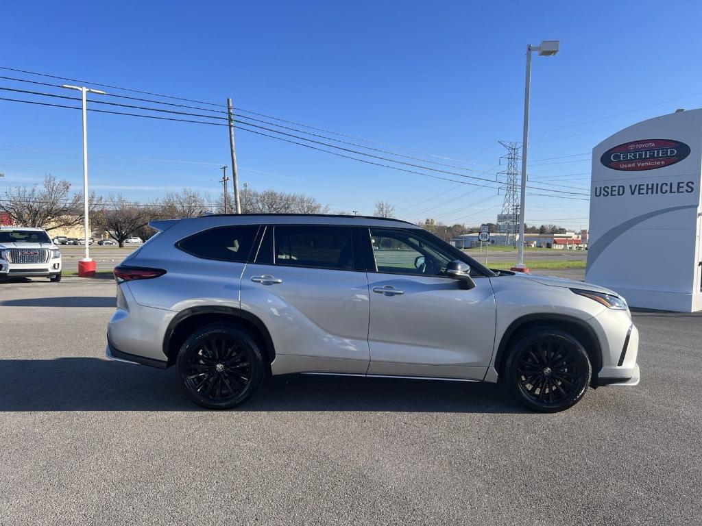 used 2024 Toyota Highlander car, priced at $45,800