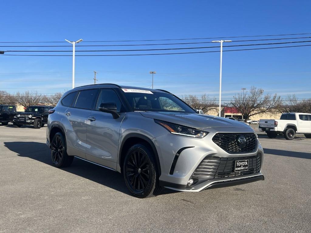 used 2024 Toyota Highlander car, priced at $45,800