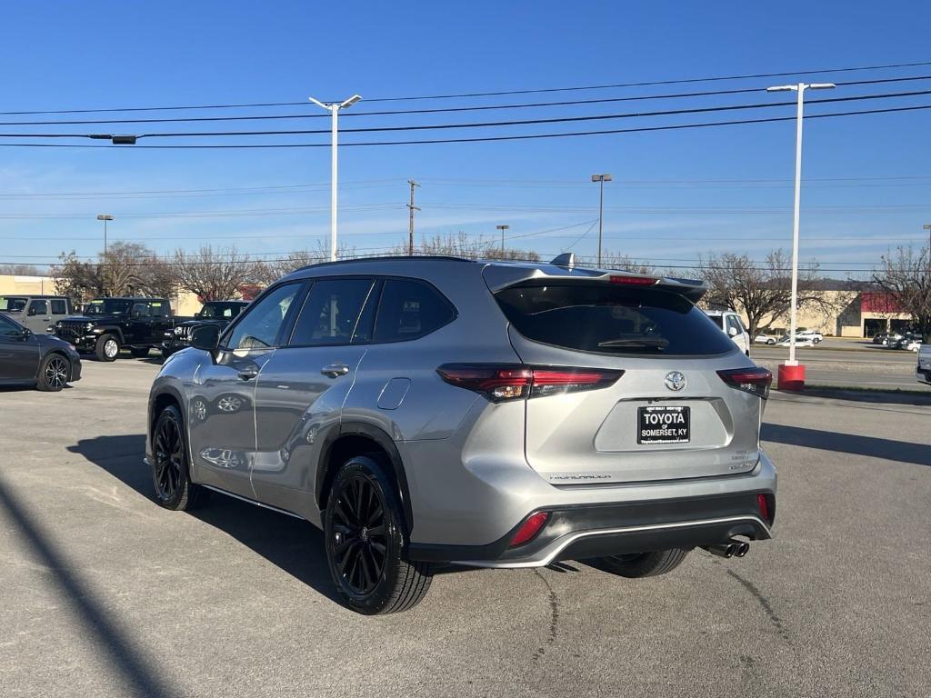 used 2024 Toyota Highlander car, priced at $45,800