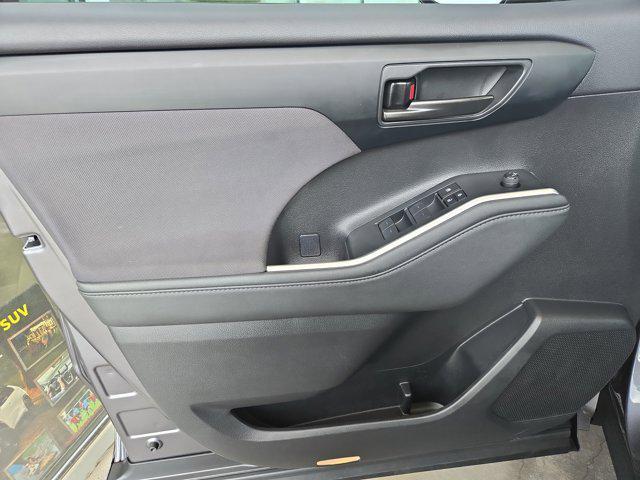 used 2024 Toyota Highlander car, priced at $42,900