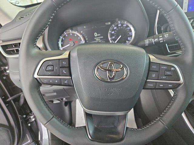 used 2024 Toyota Highlander car, priced at $42,900