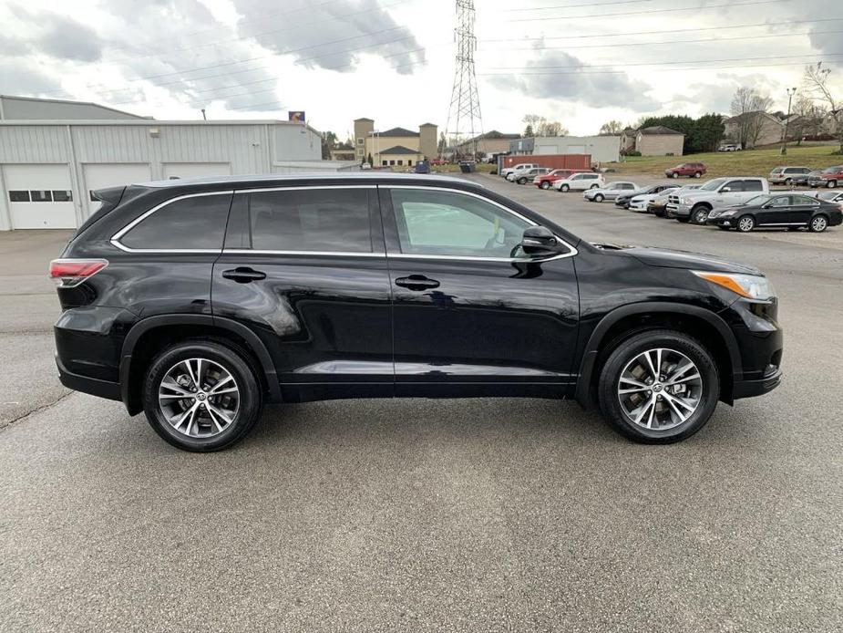 used 2016 Toyota Highlander car, priced at $14,900