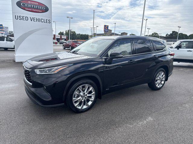 used 2023 Toyota Highlander Hybrid car, priced at $45,900