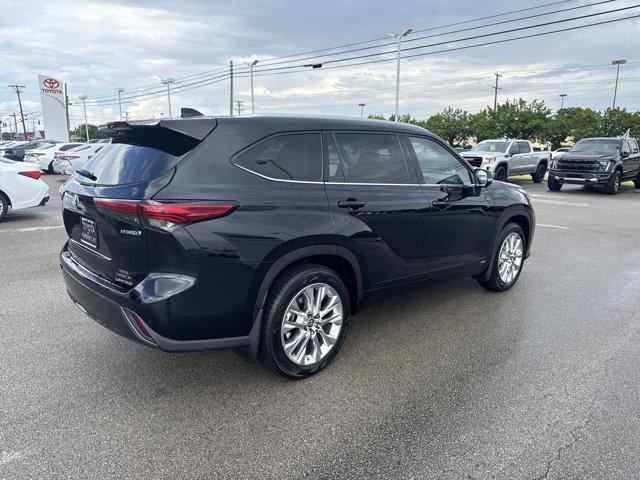 used 2023 Toyota Highlander Hybrid car, priced at $45,900